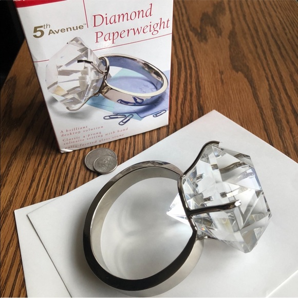 NIB 💍 Desk Paperweight - Diamond Ring (Glass) - Picture 15 of 15